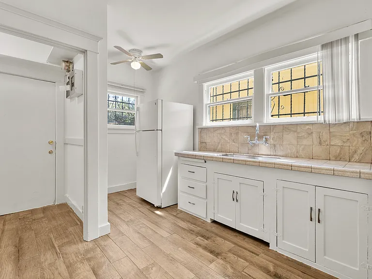 5009 S San Pedro St #5009 — Photo 9