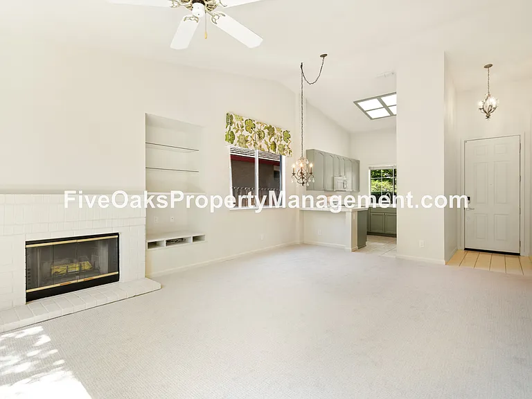 885 Rathbone Cir — Photo 4