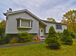 8829 Laird Dr, Stroudsburg, PA 18360