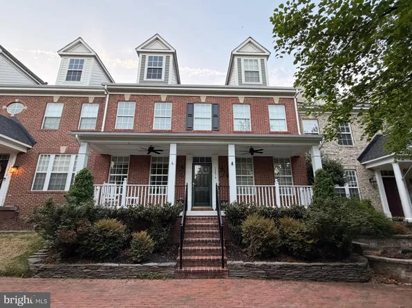 13814 Custis Sq, Woodbridge, VA 22191