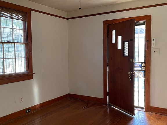 2nd image of 2479 Dauphine St