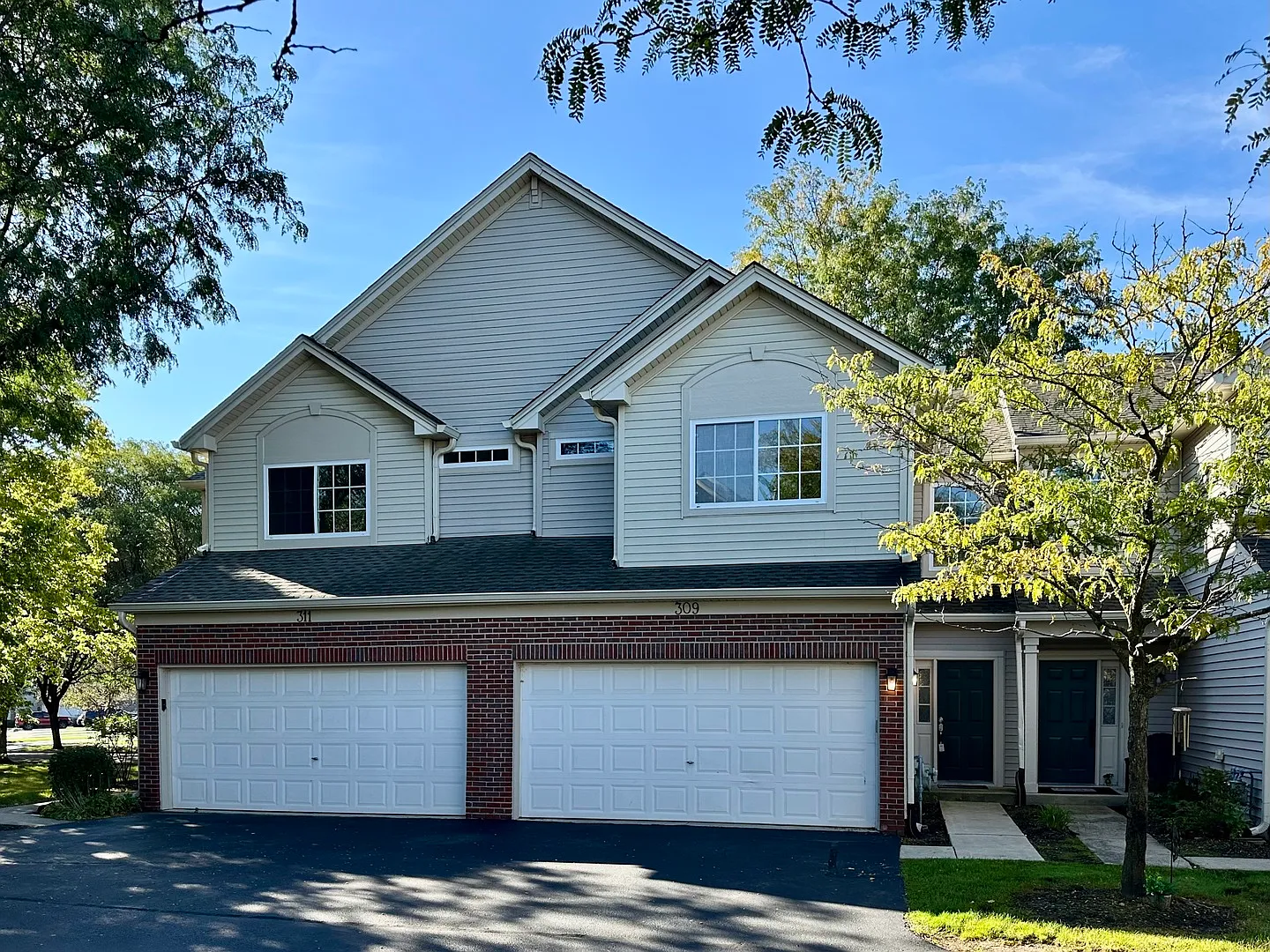 3 bed, 2.5 bath, 1700 sqft, $2,450 — Photo 1