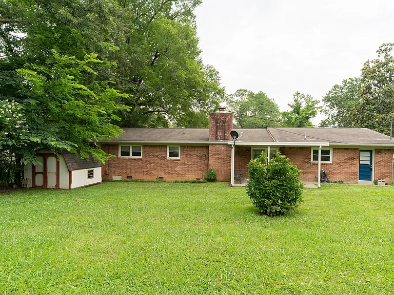 1621 Fernwood Cir — Photo 26