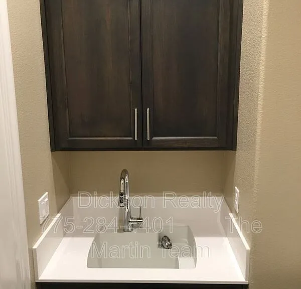 306 Commodore Dr — Photo 20