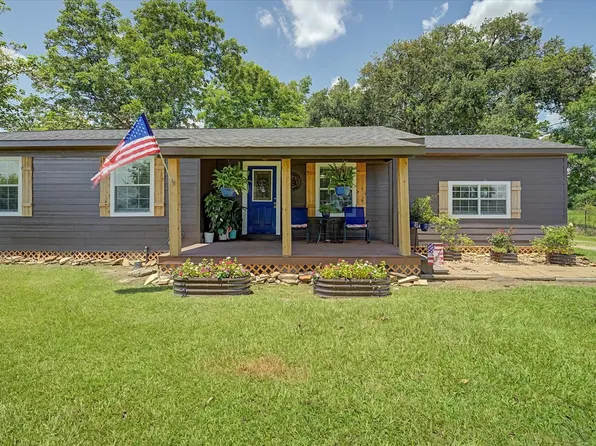 384 County Road 2046, Hull, TX 77564