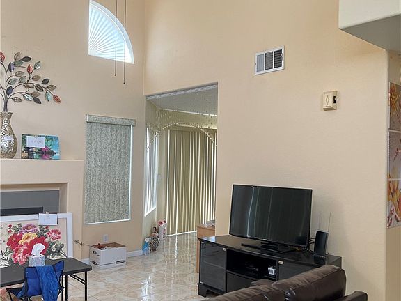 3rd image of 2567 Raywood St