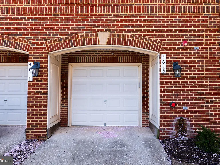 4619 Hummingbird Ln — Photo 3