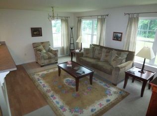870 Woodridge Dr, Middletown, PA 17057