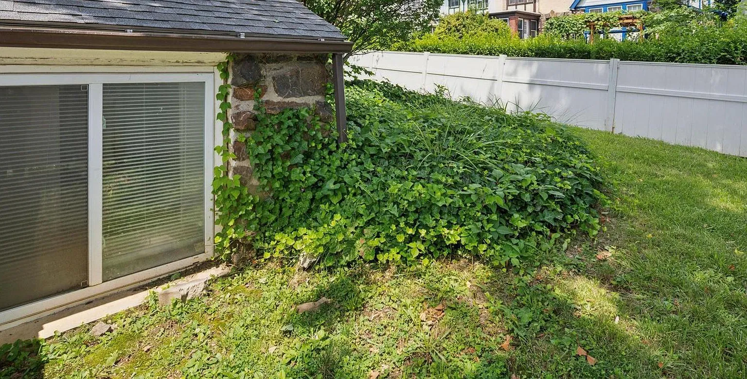2 bed, 2.5 bath, 836 sqft, $1,955 — Photo 2