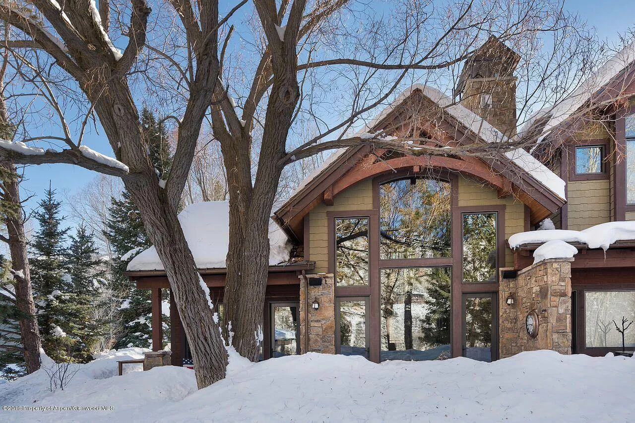 5 bed, 5.5 bath, 4164 sqft, $55,000 — Photo 2