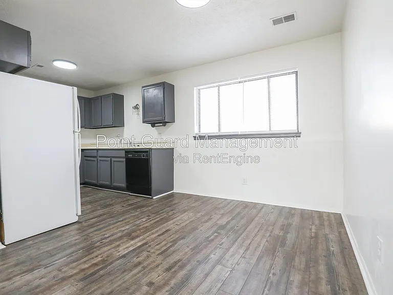 The Vincent Apartments — Photo 23