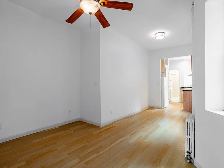 406 W 48th St #5F — Photo 6