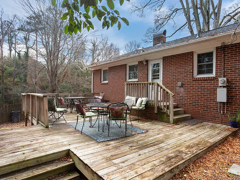 2100 Villa Dr — Photo 20