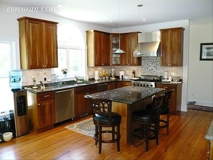 5th image of 15 Mountain Laurel Ln