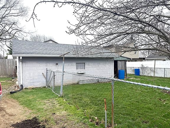 3rd image of 712 S Elm St