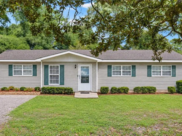 1670 Peachtree Ln E, Mobile, AL 36618
