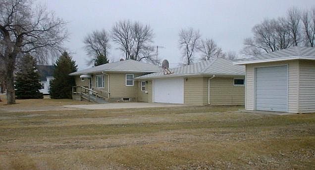 2nd image of 502 2nd Ave