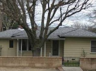 612 Olive St, Paso Robles, CA 93446