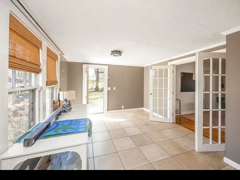 1011 Calvert St — Photo 19