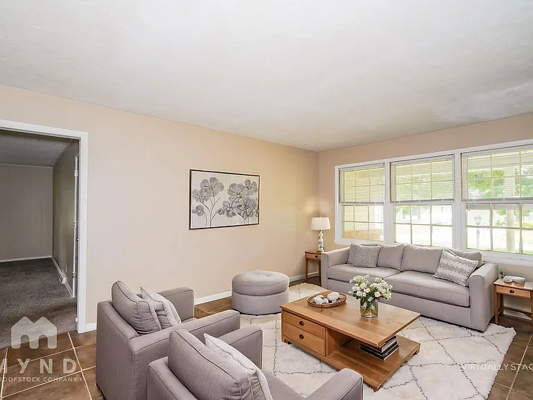 1258 E Edgewood St — Photo 2
