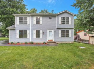 208 Birchwood Dr, East Stroudsburg, PA 18302