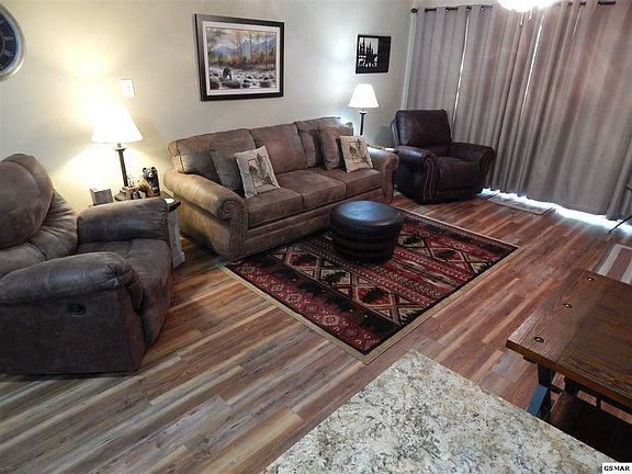 4th image of 1081 Cove Rd #U923