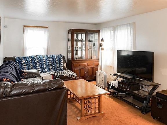 5th image of 201 Hoover Dr