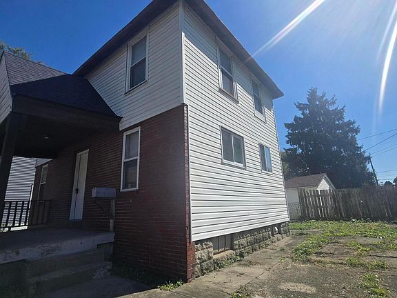 2nd image of 1301 W Town St
