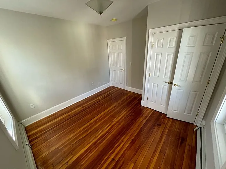 19 Harold St #3 — Photo 1