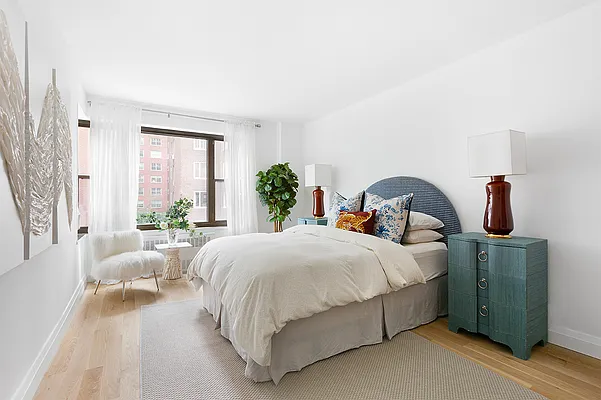 Sold by Compass | media 19