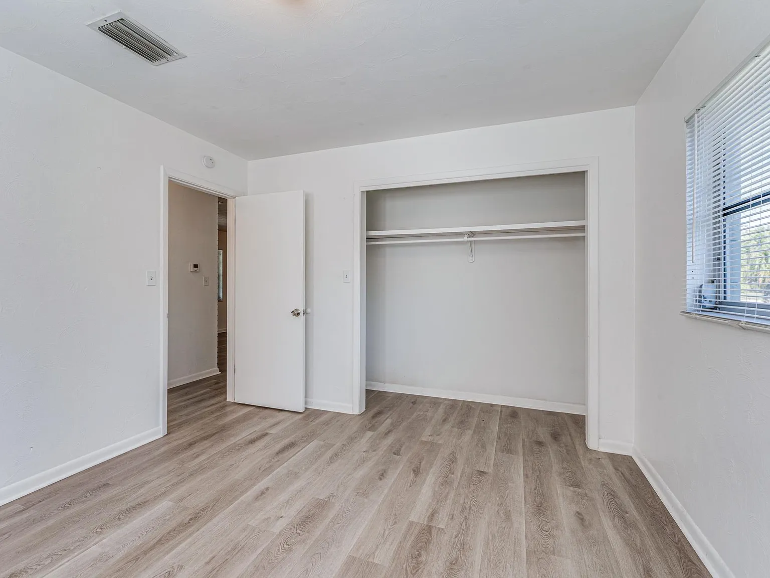 506 E Sparkman Ave — Photo 3