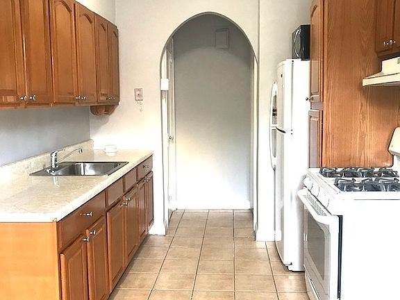 3rd image of 2705 Newtown Ave APT 2