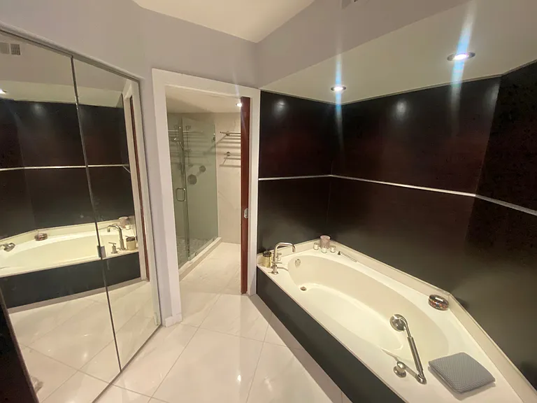 3600 Mystic Pointe Dr #207 — Photo 17
