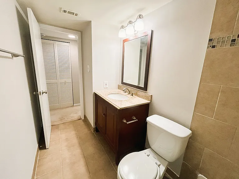 1538 Northgate Sq #12 — Photo 10