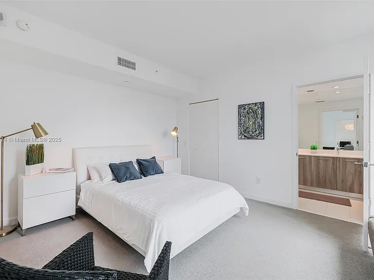 501 NE 31st St #1509 — Photo 11