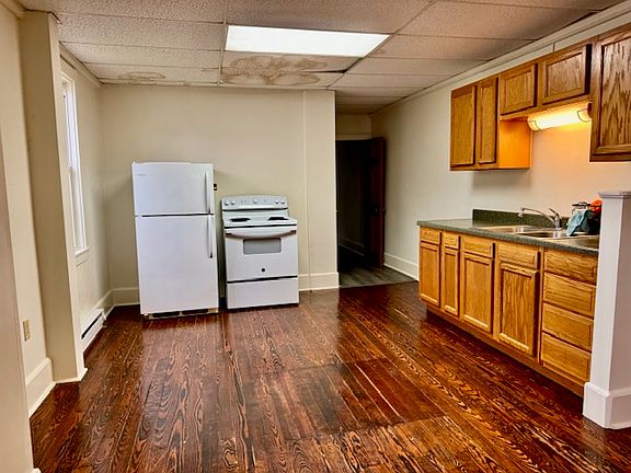 626 E. Middle St, Lower - Kitchen