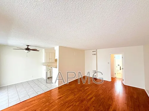 828 4th St #204 Photo 1