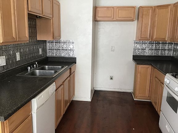 3rd image of 427 N Spaulding Ave
