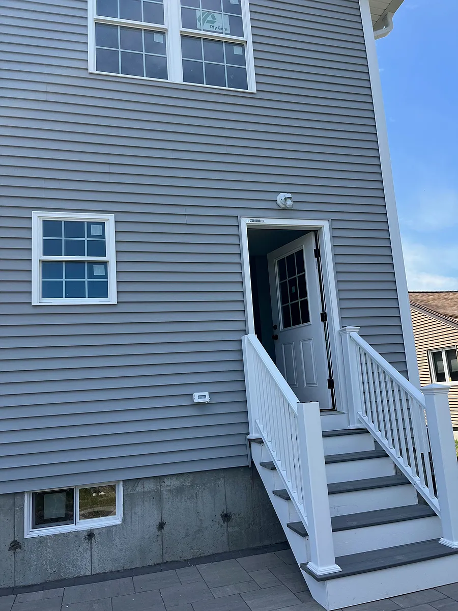 Building Photo - 55 Brightwood Ave