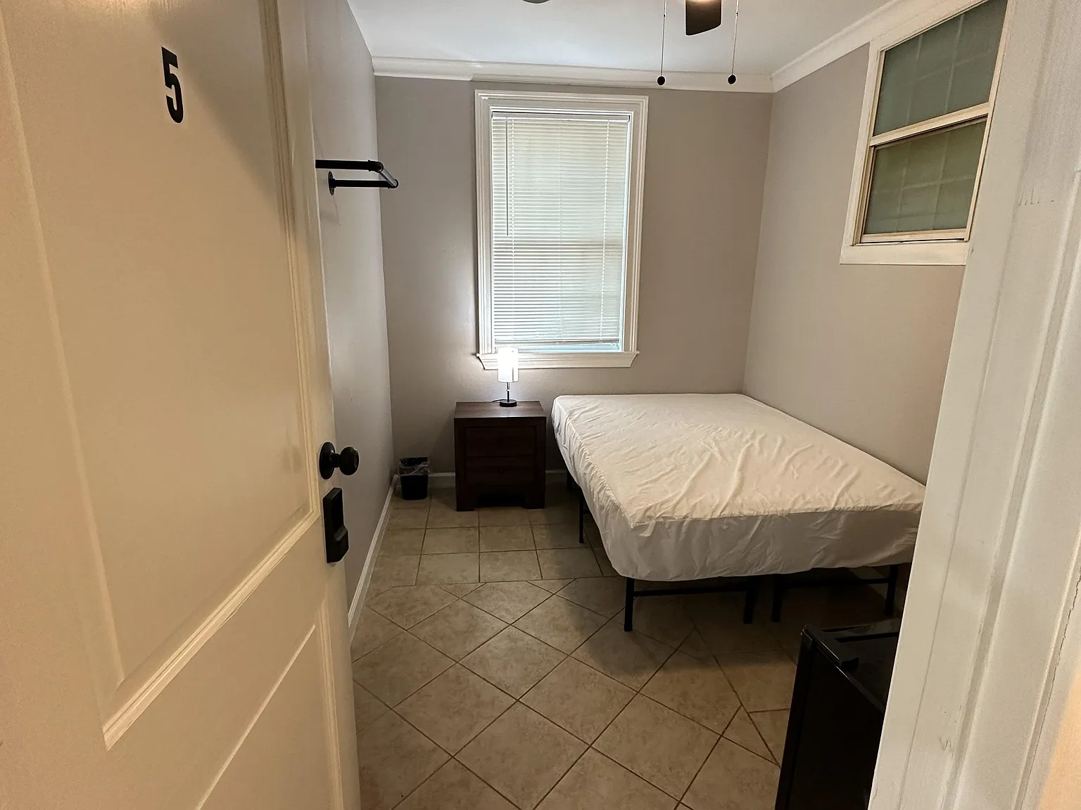 4 bed, 4.0 bath, 1892 sqft, $819 — Photo 2