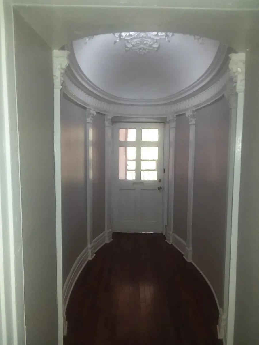 Inviting Foyer - 2012 Mount Royal Ter #U4