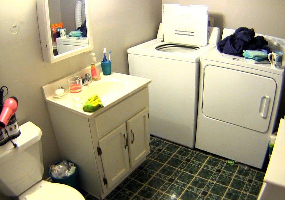 2nd image of 2229 Wheeler St #2