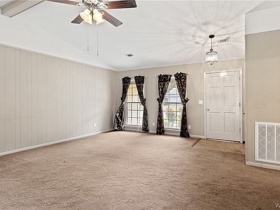 3rd image of 2736 Camellia Dr