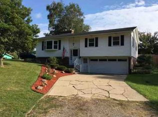 6040 10 Mile Rd NE, Rockford, MI 49341