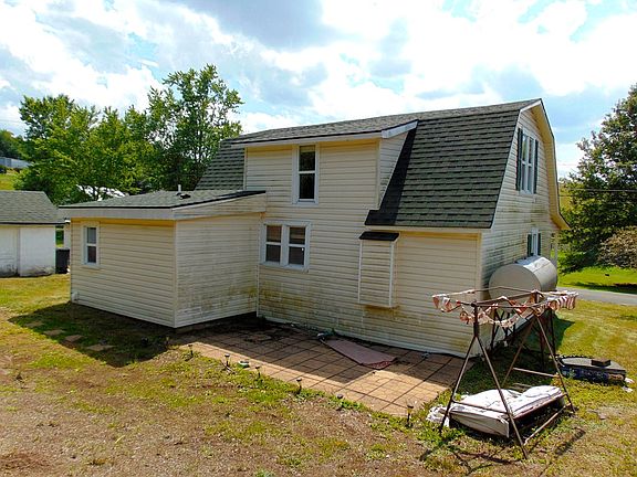 3rd image of 305 Kenbrook Dr