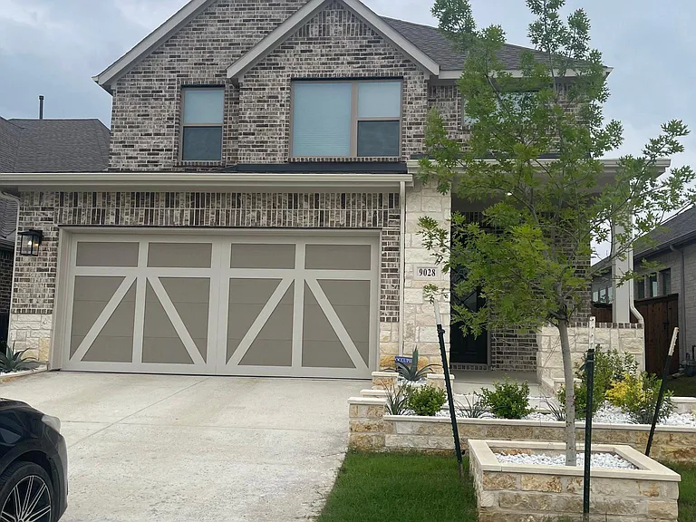 9028 Winding Creek Dr — Photo 3