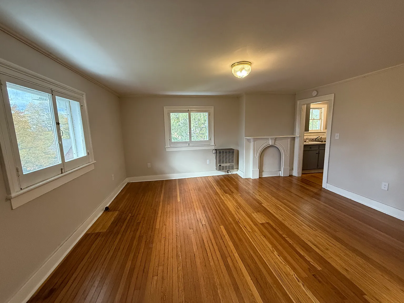 Studio, 650 sqft, $1,250 — Photo 2
