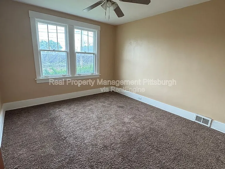 30 Sheridan Ave — Photo 9