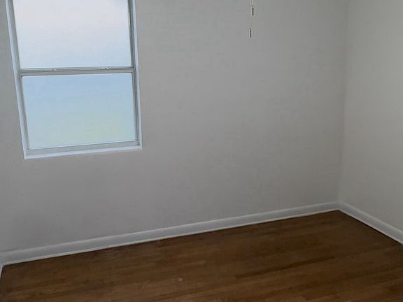 5th image of 1923 Shelton Rd