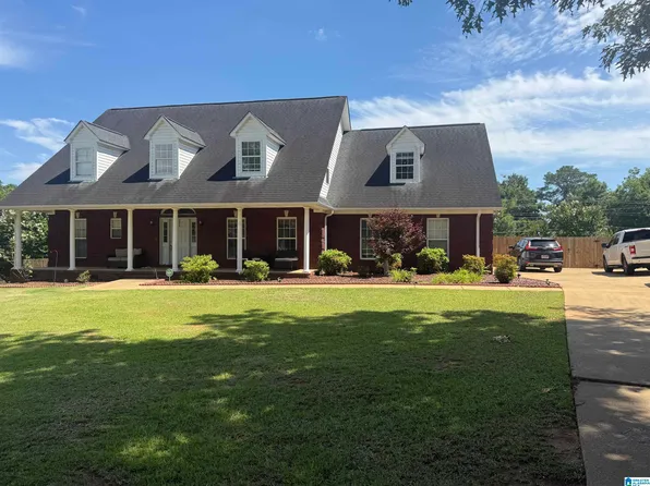 1813 Pleasant Ridge Dr, Sylacauga, AL 35150